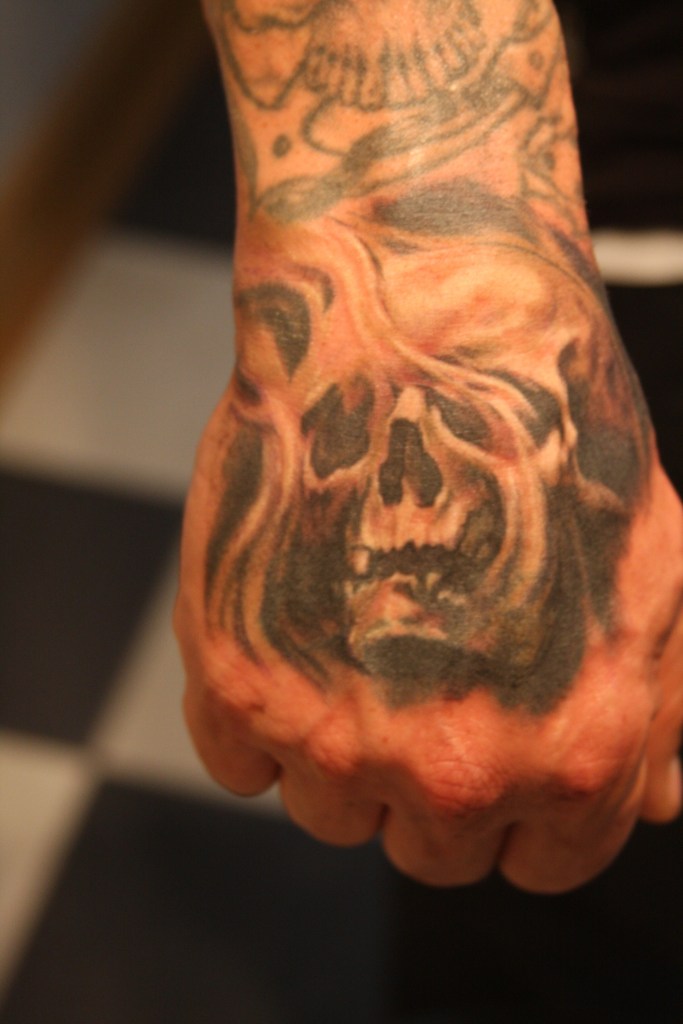 Handskull